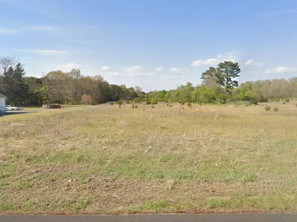 1252 W Oak Rd, Vineland, NJ 08360