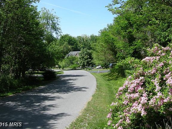2nd image of 501 Thoroughbred Dr