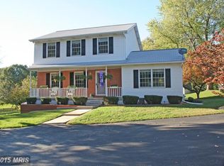 6910 Stratford Dr, Sykesville, MD 21784