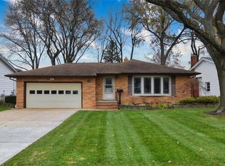 6329 Eastondale Rd, Mayfield Heights, OH 44124