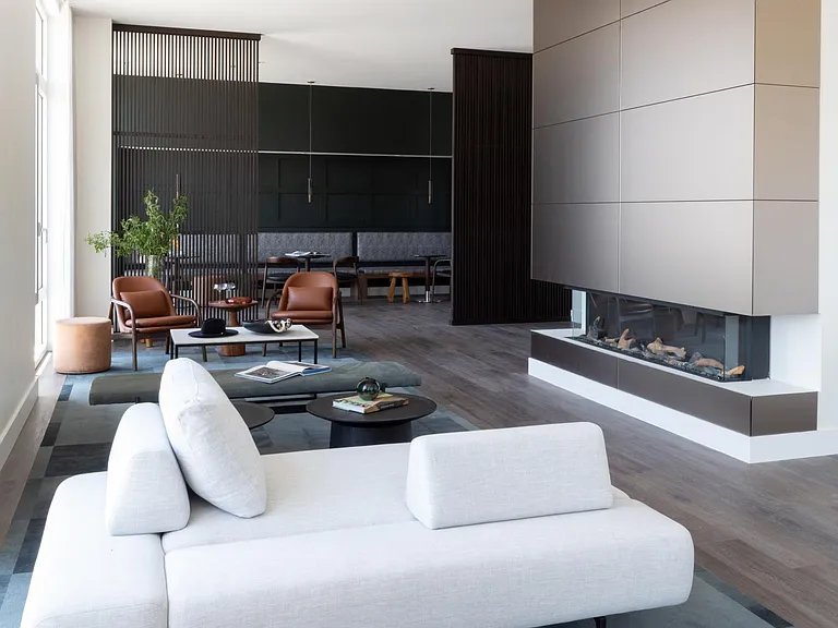 460 Grand — Photo 22