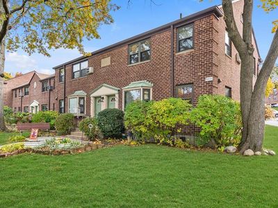 244-02 57th Dr #E6, Little Neck, NY, 11362