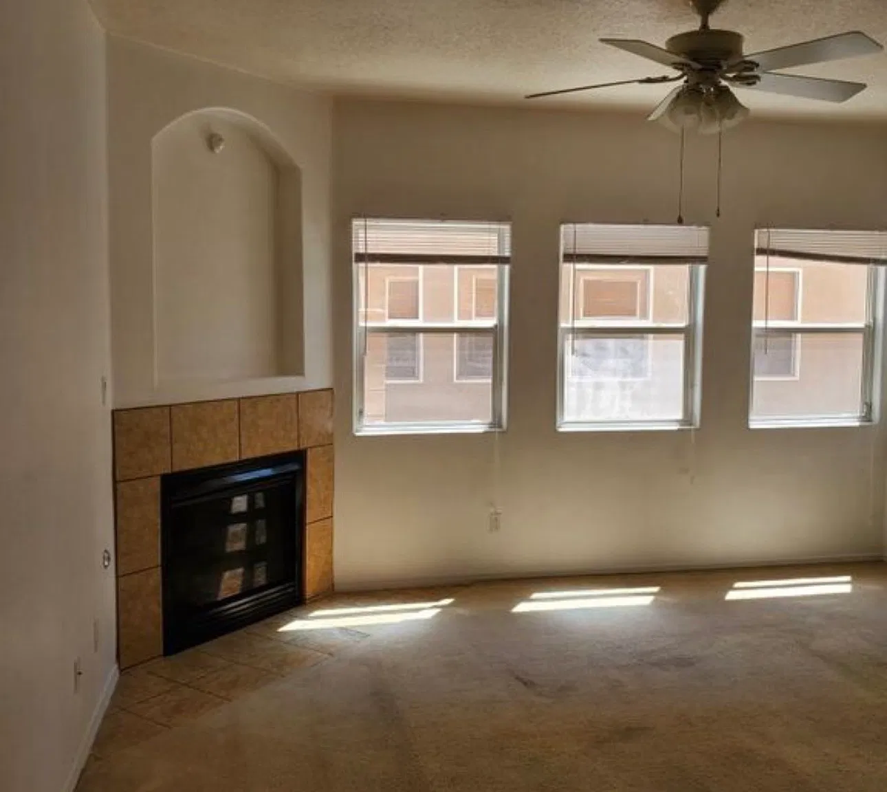 4 bed, 2250 sqft, $2,300 — Photo 2