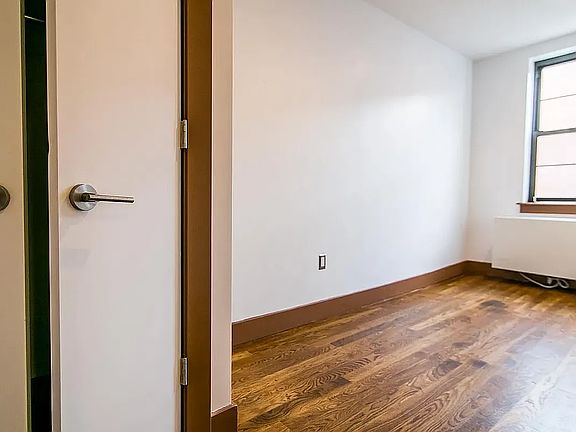 5th image of 116 Jefferson St APT 2-R