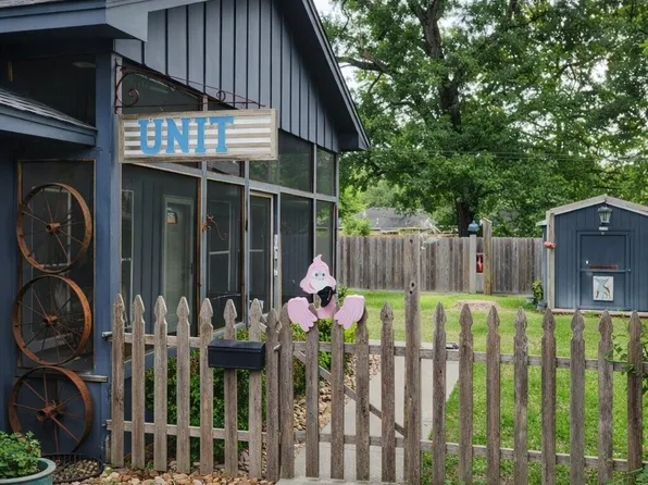 1604 Hailey St Unit B, Conroe, TX 77301