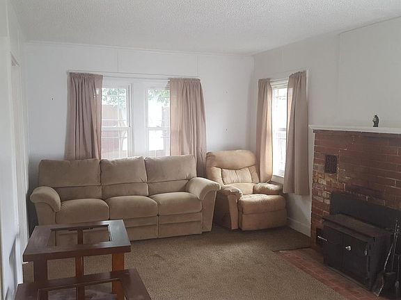 4th image of 979 Riverview Ln
