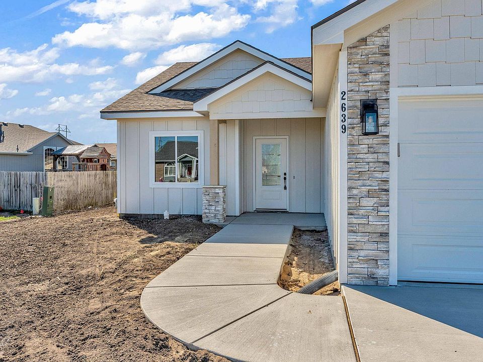 2639 SW Sherwood Park Dr, Topeka, KS 66614 Zillow