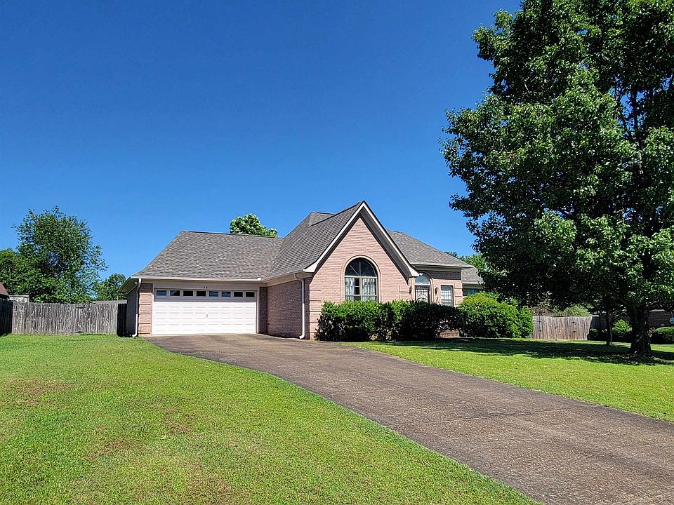 1st image of 146 Brittany Ln