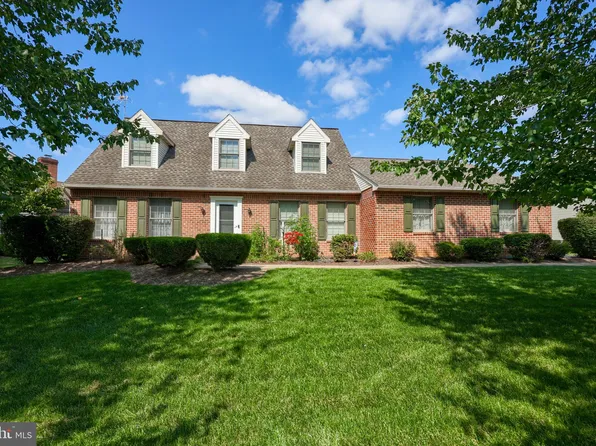142 Langford Cir, Lancaster, PA 17601