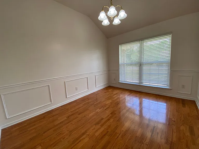 1835 Lawnwoods Dr — Photo 14