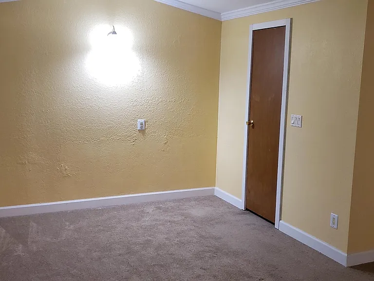 17024 Meridian Blvd — Photo 15