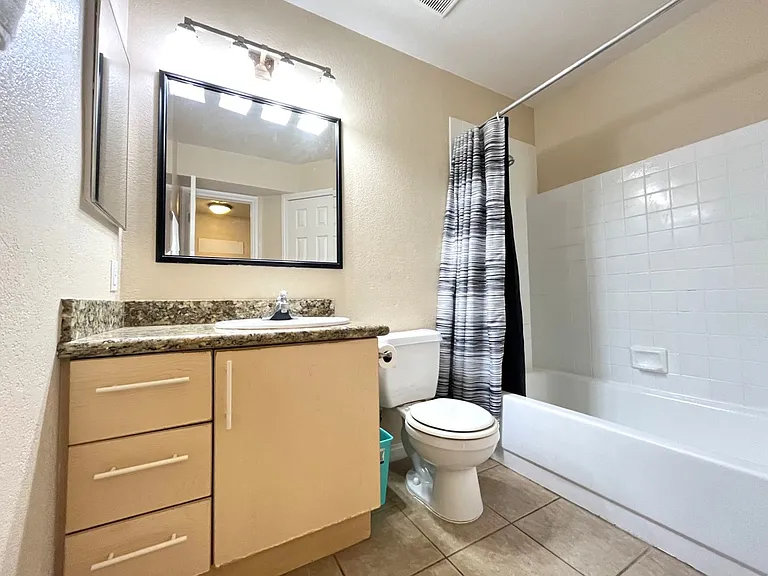 2160 Highpointe Dr #112 — Photo 16