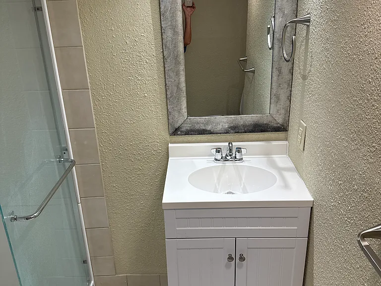2067 N Columbia Ave — Photo 12