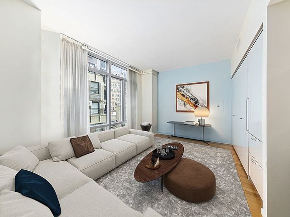 2nd image of 18 W 48th St APT 8D