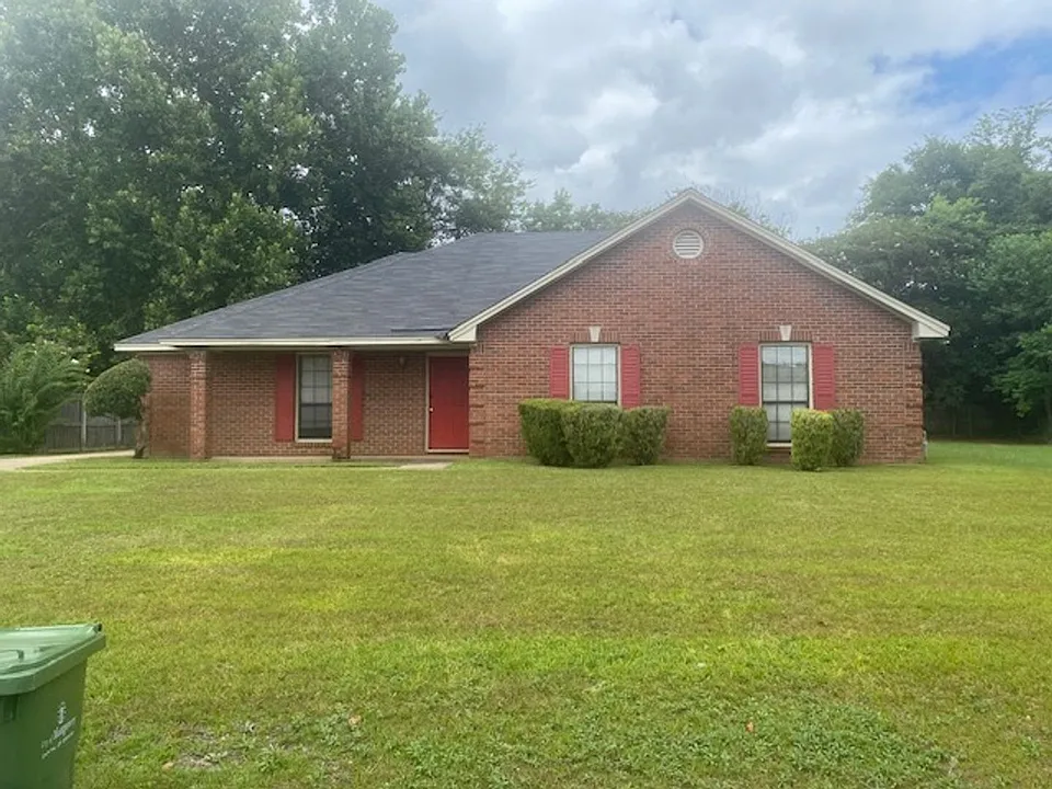 2313 Cedarwood Ln