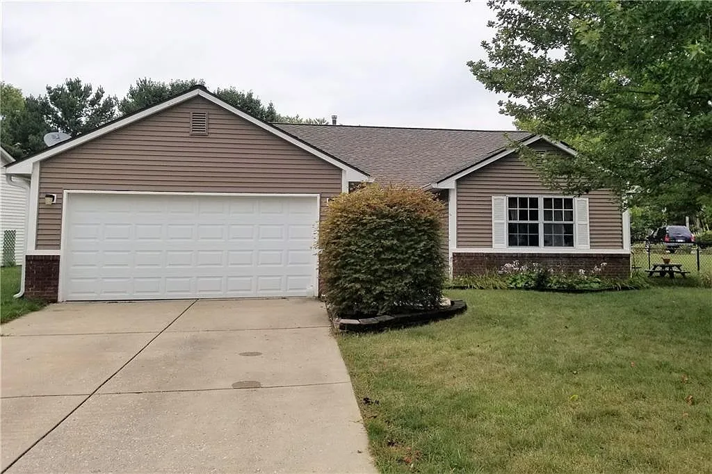 153 Southway Dr photo 1