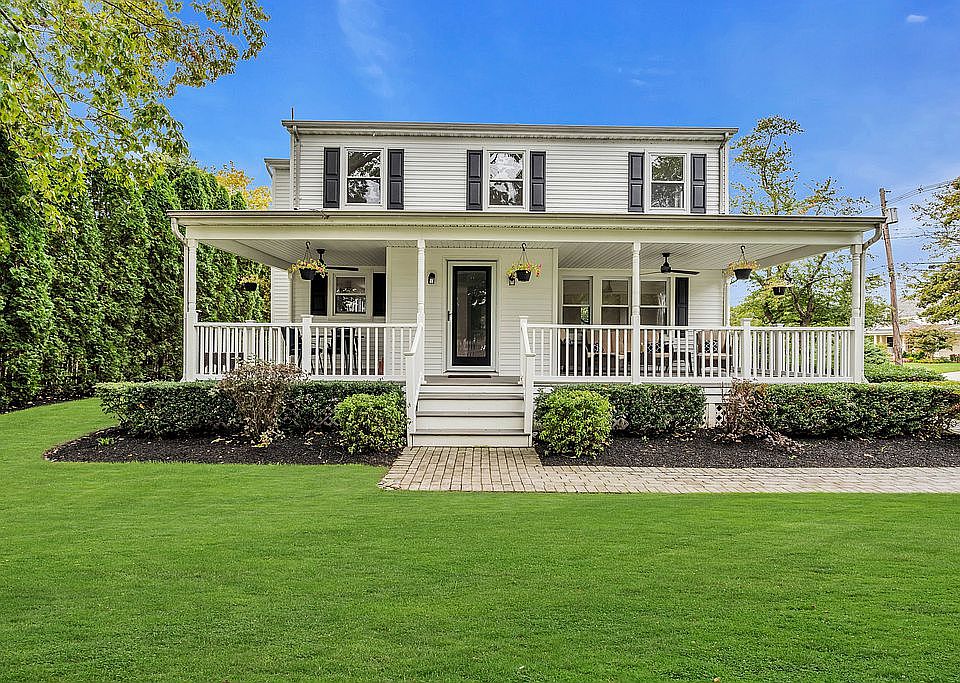 Fabulous front porch