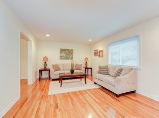 4 Old Gate Ln, Wilmington, DE 19810
