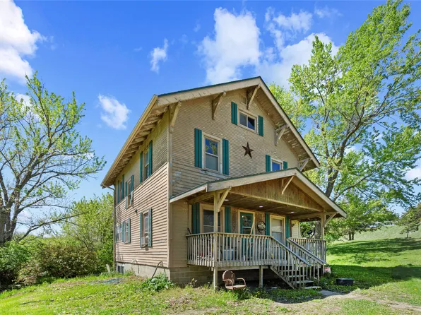 9044 Nevada St, Indianola, IA 50125