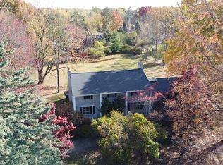 7113 Meadowlake Rd, Bloomfield Hills, MI 48301