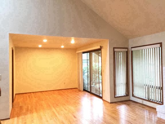 4th image of 1745 159th Ave NE