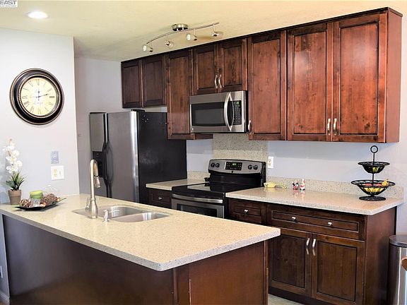 5th image of 34765 Skylark Dr APT 2