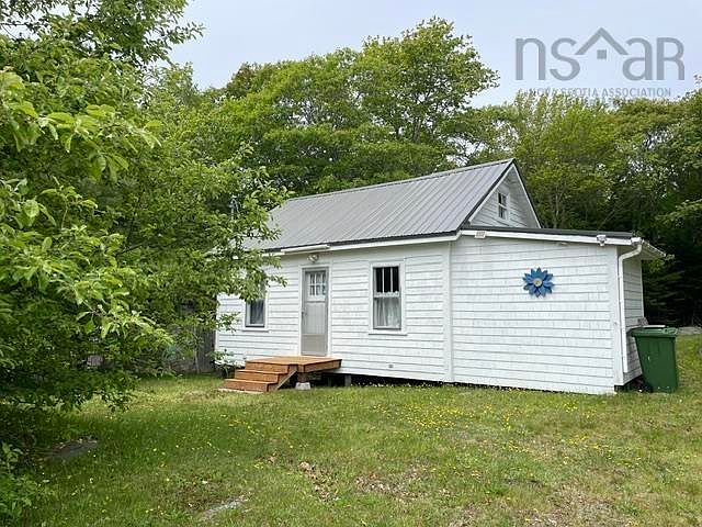 1st image of 827 Central Port Mouton Rd