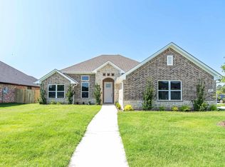 414 Meadow Ct, Chandler, TX 75758