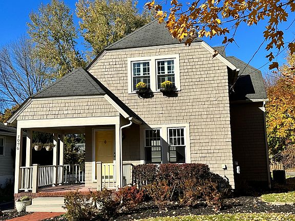2nd image of 7096 Oak St