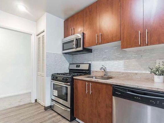 3rd image of 1914 Wilson Ln APT 102