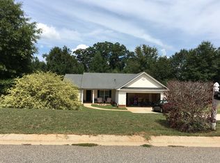 1634 Bismarck Cir, Winder, GA 30680