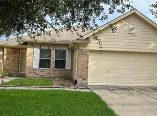 5434 Cinnamon Lake Dr, Baytown, TX 77521
