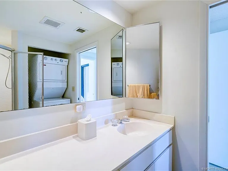 221 NE Plantation Rd #407 — Photo 32