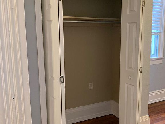 5th image of 2533 Banks St #2535