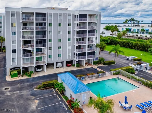 2885 Palm Beach Blvd, Fort Myers, FL