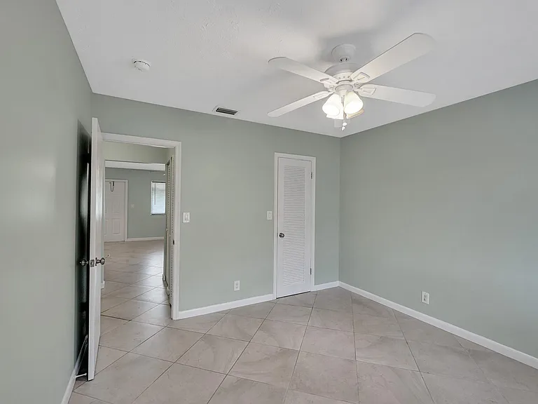 1250 Miami Rd #11 — Photo 19