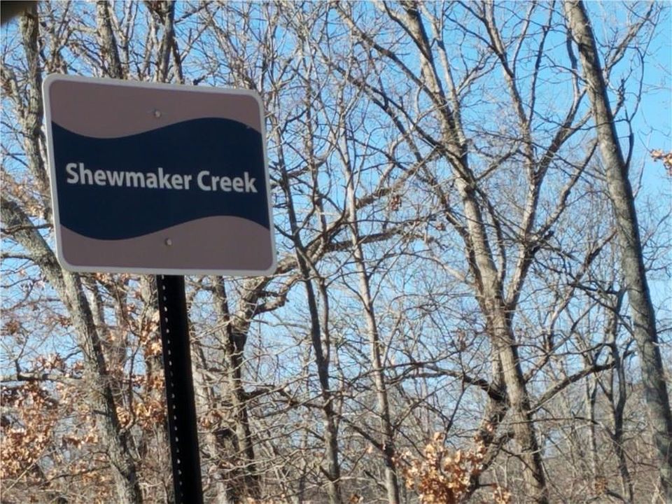 2nd image of NE Bayleaf Ct
