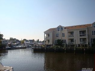 47 Anchor St APT X, Freeport, NY 11520