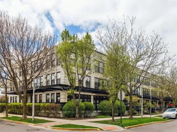 1111 W 15th St Unit 212, Chicago, IL 60608