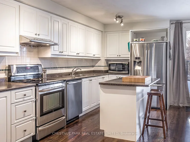 340 Keewatin Ave #UPPER — Photo 2