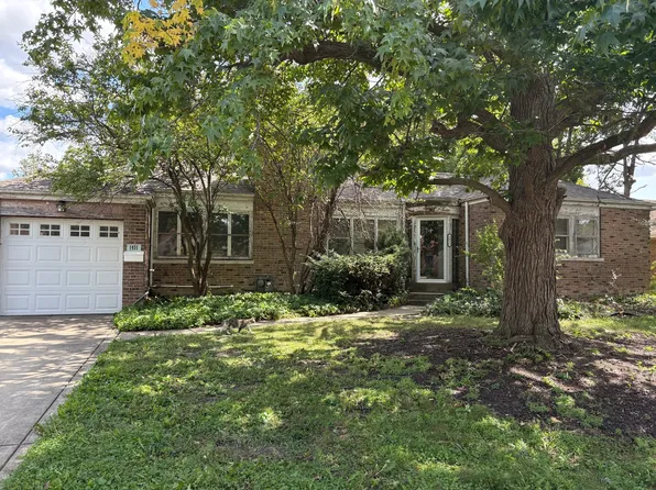 1411 Robinhood Ln, La Grange Park, IL 60526