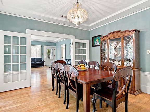 3rd image of 1205 W Vernal Way
