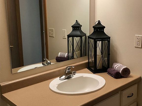 5th image of 3420 Norton St #207