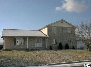 1083 Dewey St, Steelton, PA 17113