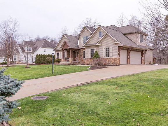 2nd image of 6586 Deerhaven Dr