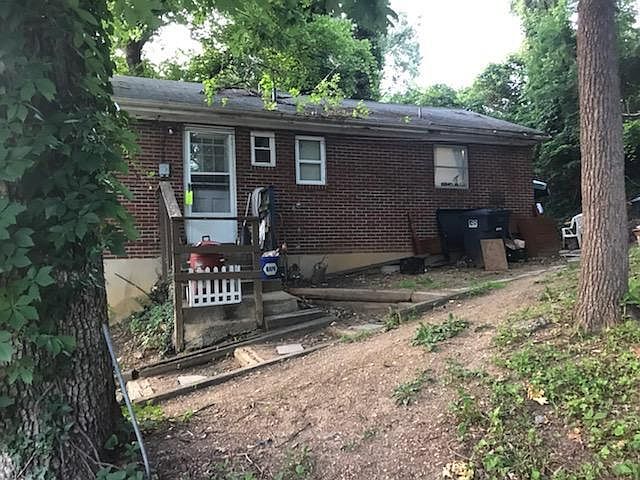 2nd image of 2101 Wayne St NE