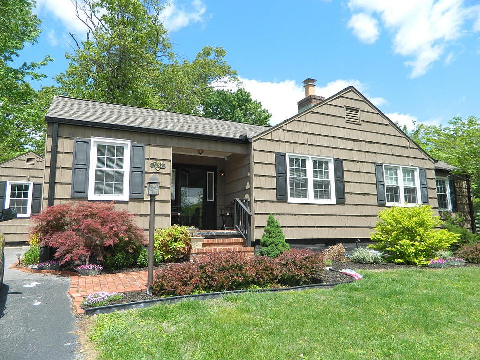 1st image of 1803 Mac Alice Dr