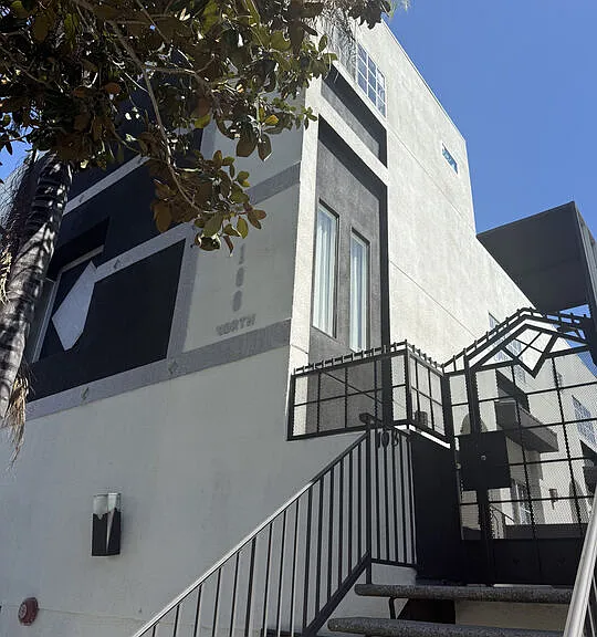 108 N Orlando Ave #4 — Photo 2