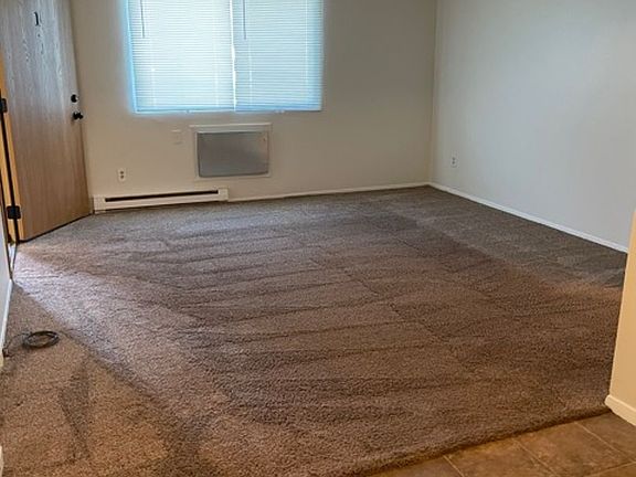 4th image of 633 Kellogg Ave #1