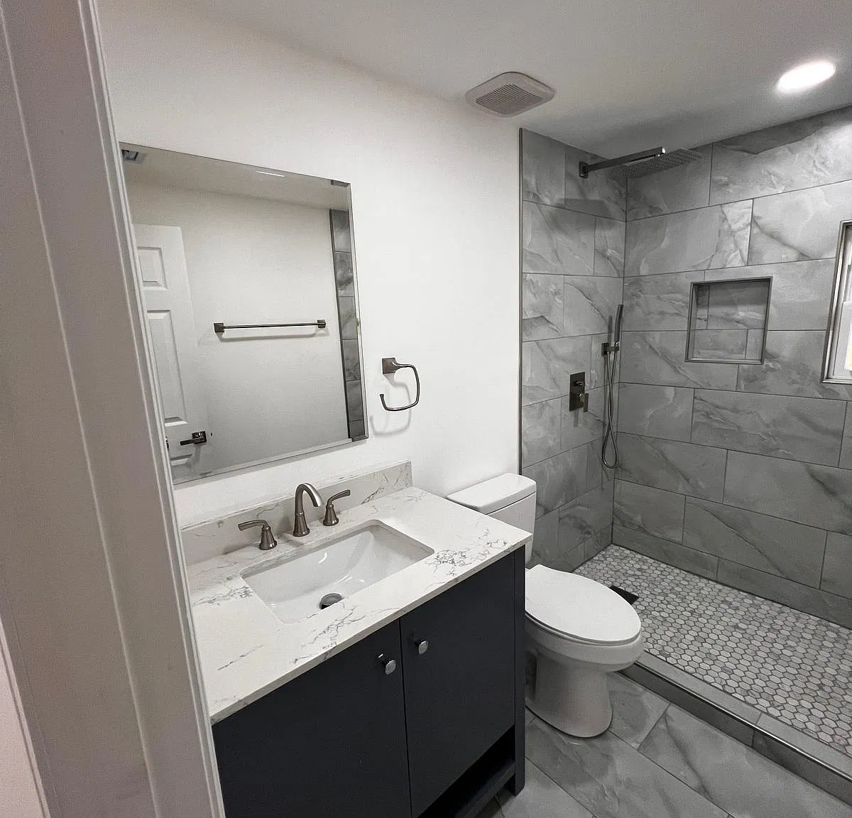 2 bed, 850 sqft, $2,000 — Photo 1